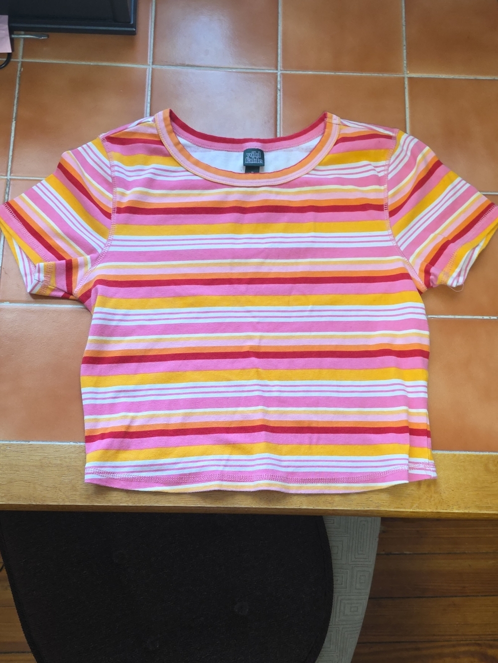 WILD FABLE CROP TEE SHIRT NWOT SIZE MEDIUM